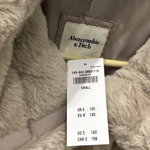 Abercrombie & Fitch Women's faux fur Jacket - Picture 2 of 4